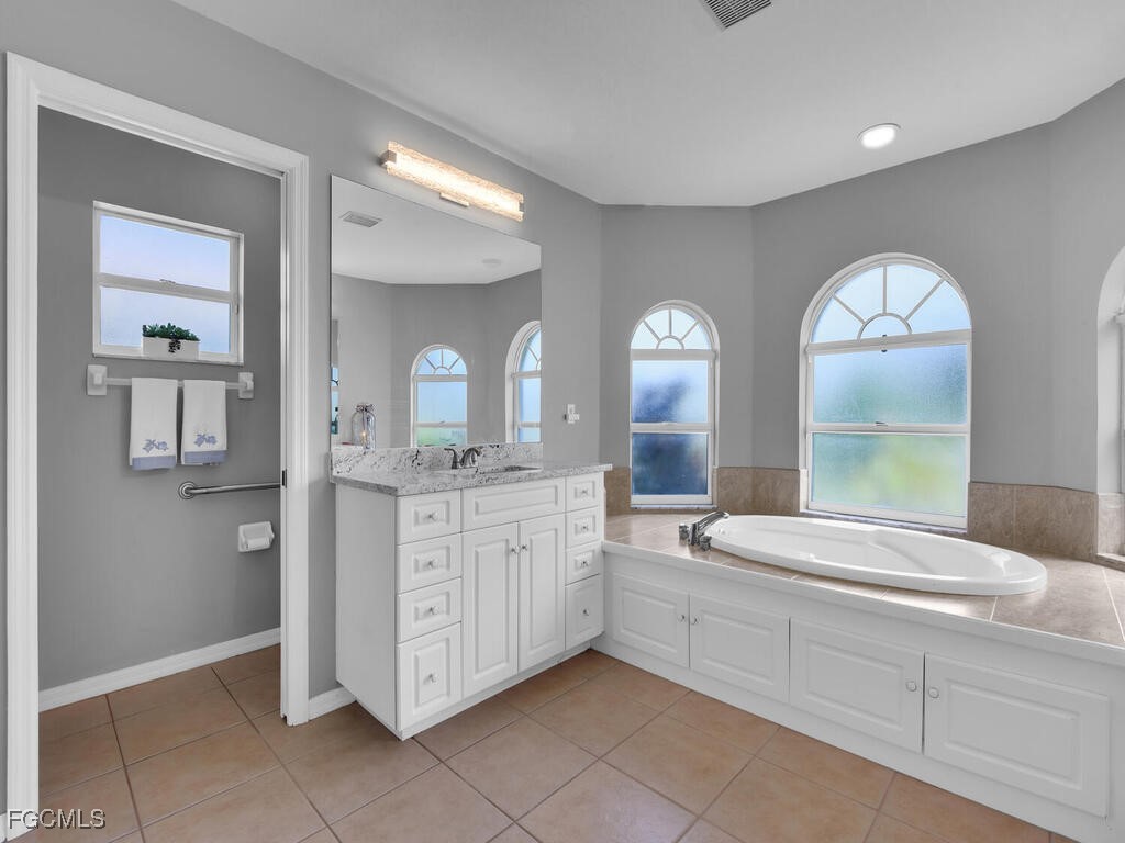3 Bed Pool Home for Sale in Cape Coral, photo 23