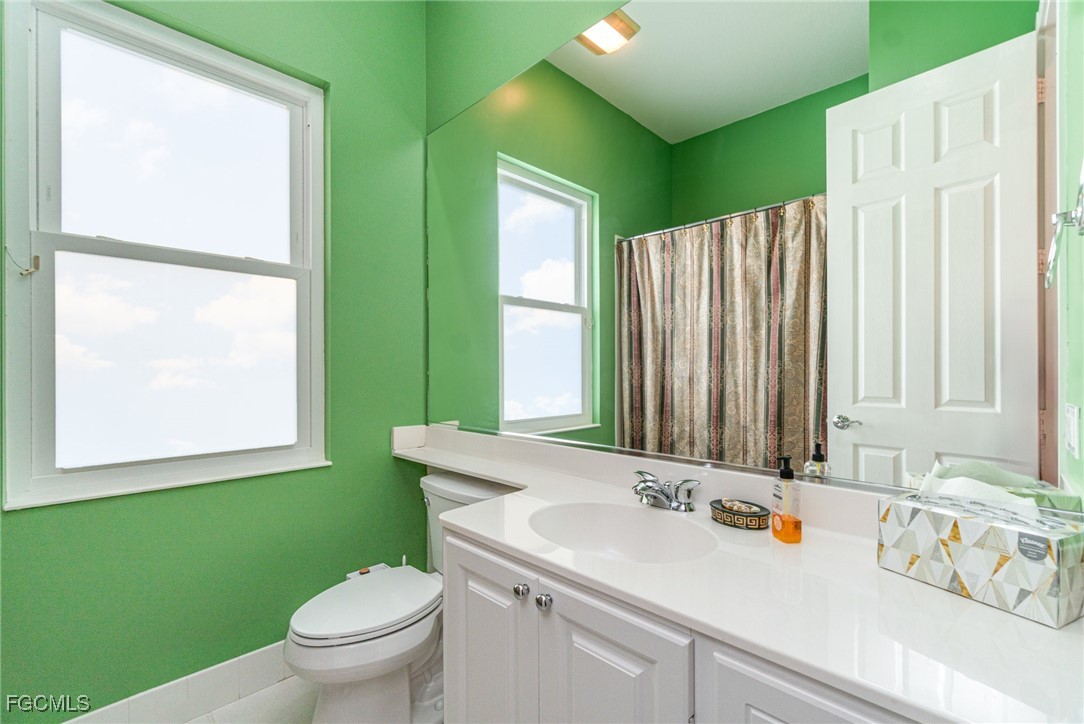 4 Bed Pool Home for Sale in Island Walk, photo 23