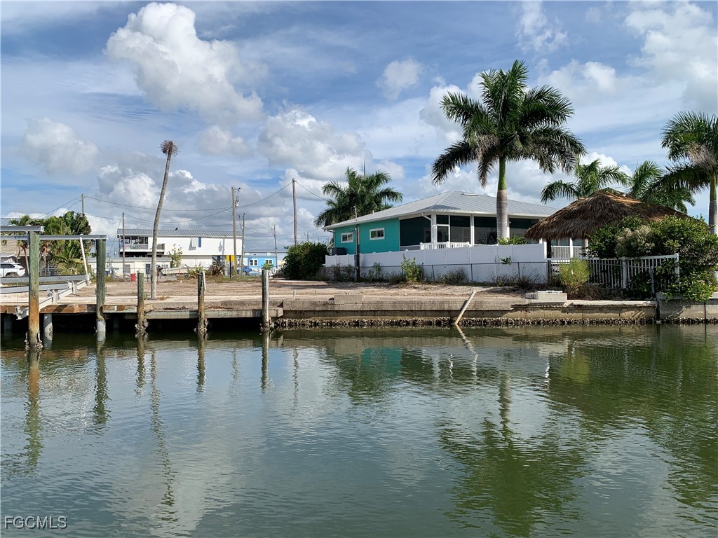 Waterfront Home for Sale in Trailerhaven, photo 23