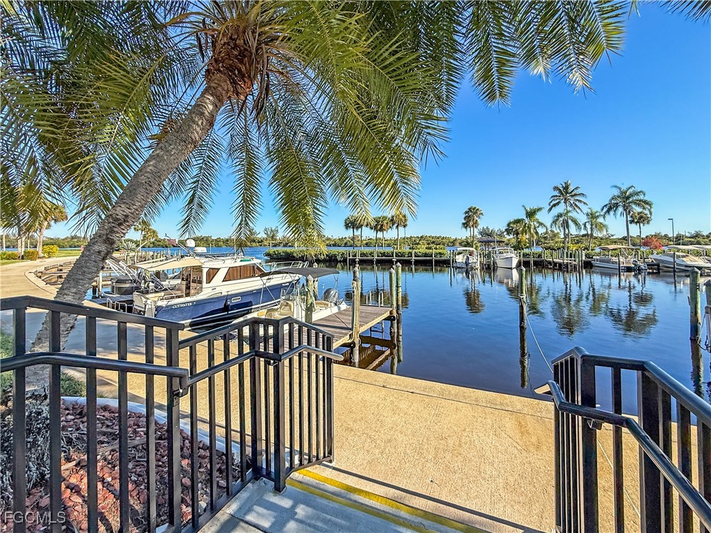 2 Bed Waterfront Home for Sale in North Fort Myers, photo 23