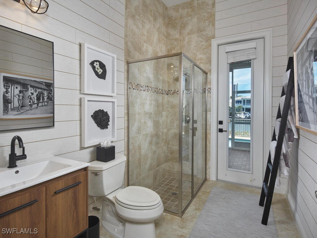 6 Bed Pool Home for Sale in Park Shore, photo 23