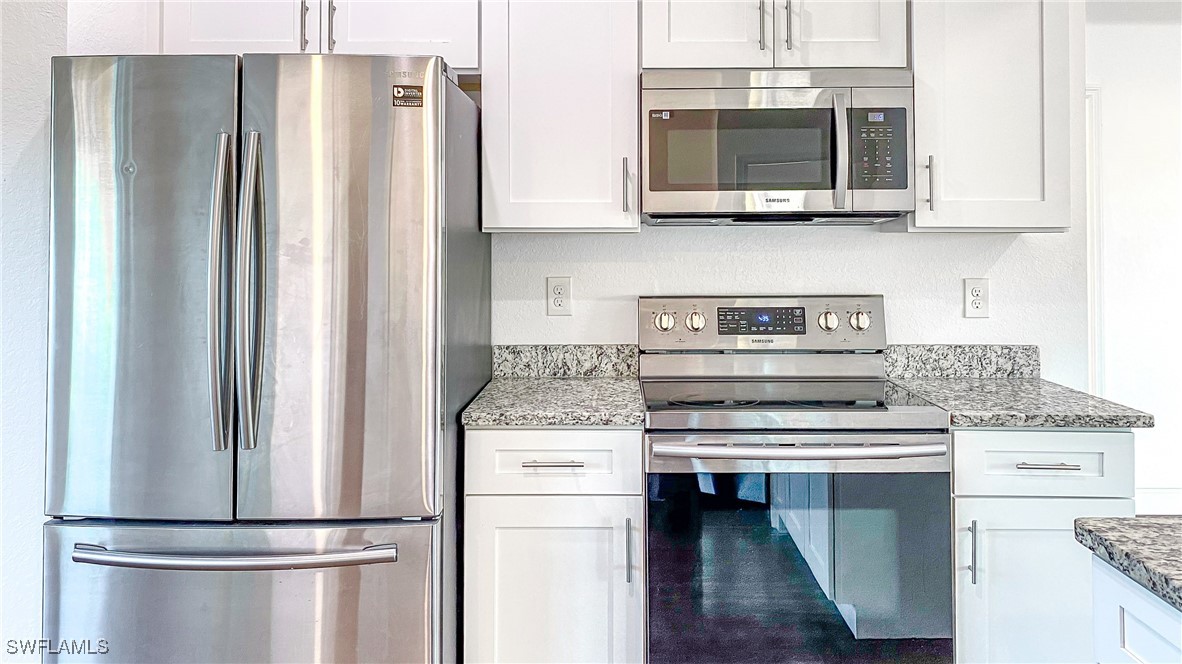 3 Bed SingleFamilyResidence for Sale in Cape Coral, photo 23