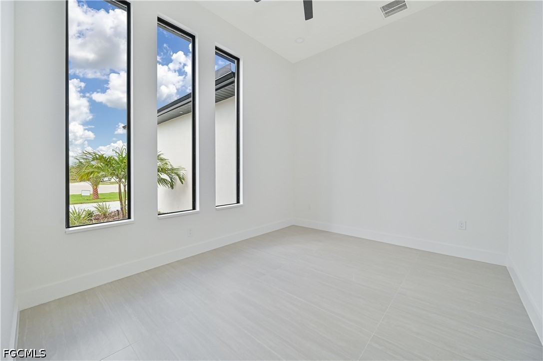 3 Bed Waterfront Home for Sale in Cape Coral, photo 23