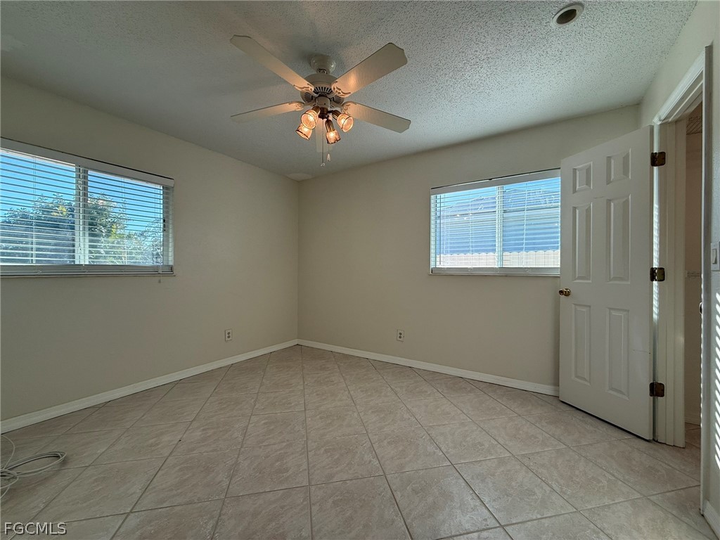 3 Bed SingleFamilyResidence for Sale in Cape Coral, photo 23