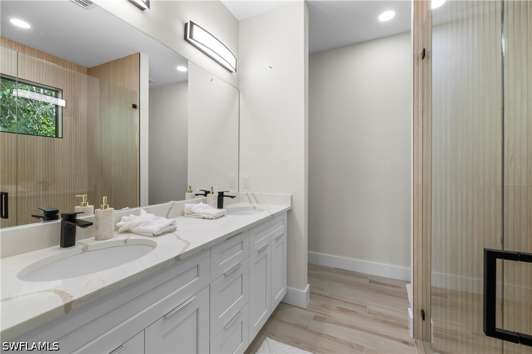 4 Bed SingleFamilyResidence for Sale in Naples, photo 23
