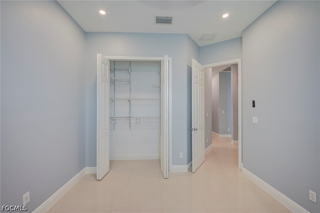 4 Bed SingleFamilyResidence for Sale in Lehigh Acres, photo 23