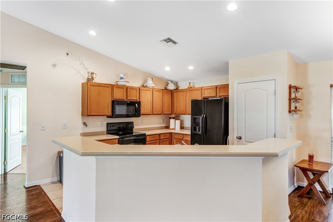3 Bed SingleFamilyResidence for Sale in Cape Coral, photo 23