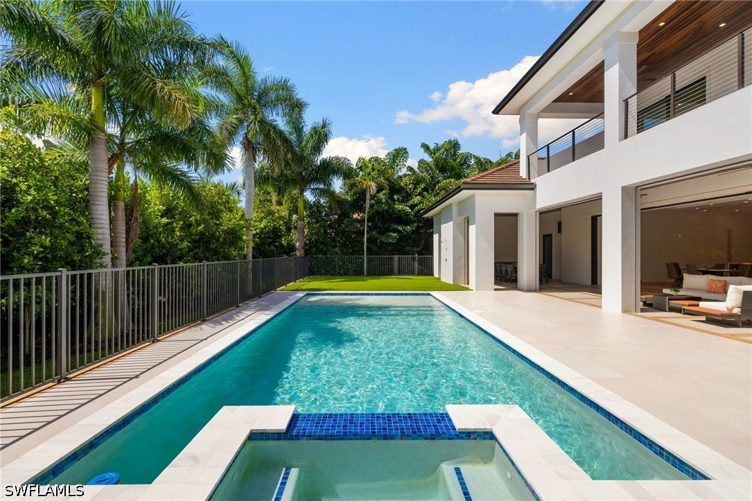 5 Bed Pool Home for Sale in Moorings, photo 23