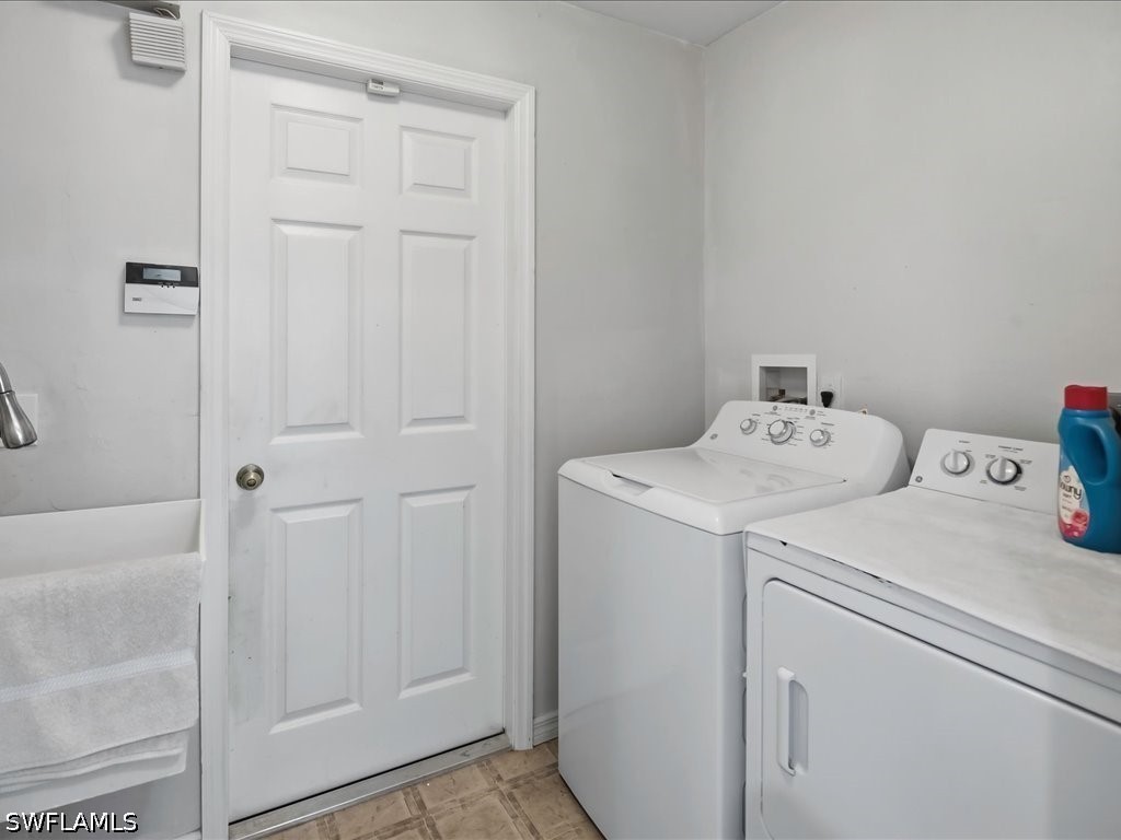 3 Bed SingleFamilyResidence for Sale in Cape Coral, photo 23