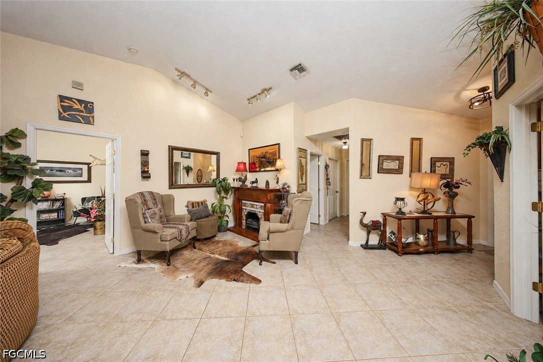 6 Bed Duplex for Sale in Lochmoor, photo 23