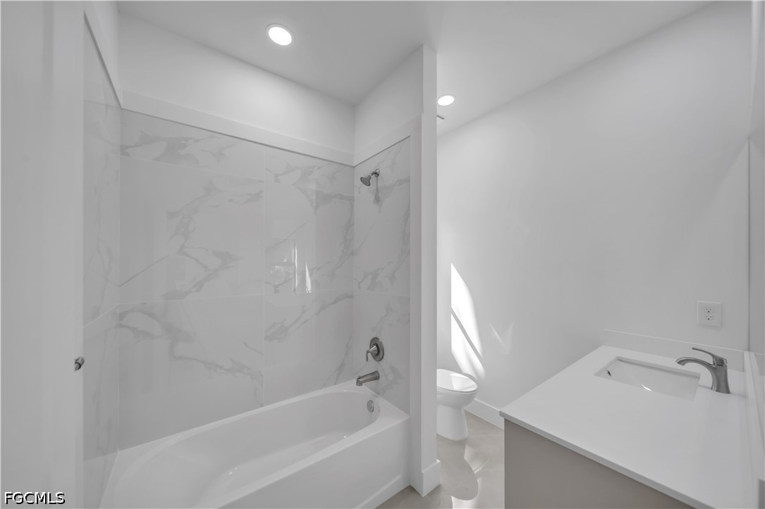 4 Bed SingleFamilyResidence for Sale in Lehigh Acres, photo 23