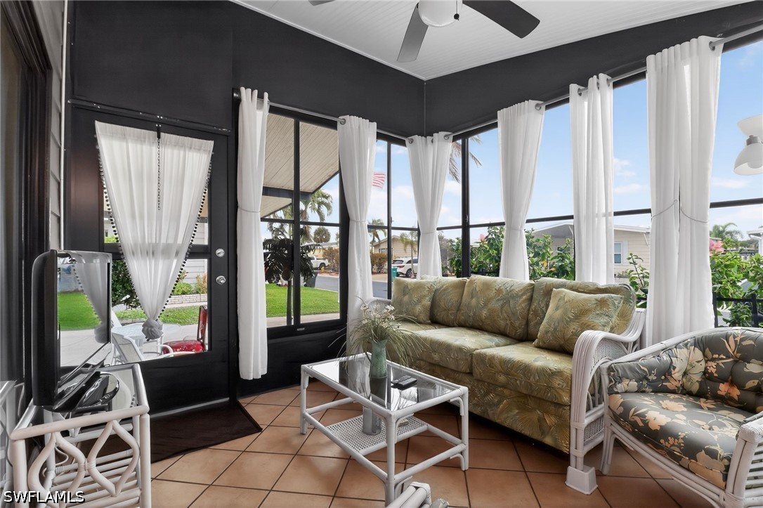 2 Bed ManufacturedHome for Sale in Naples, photo 23