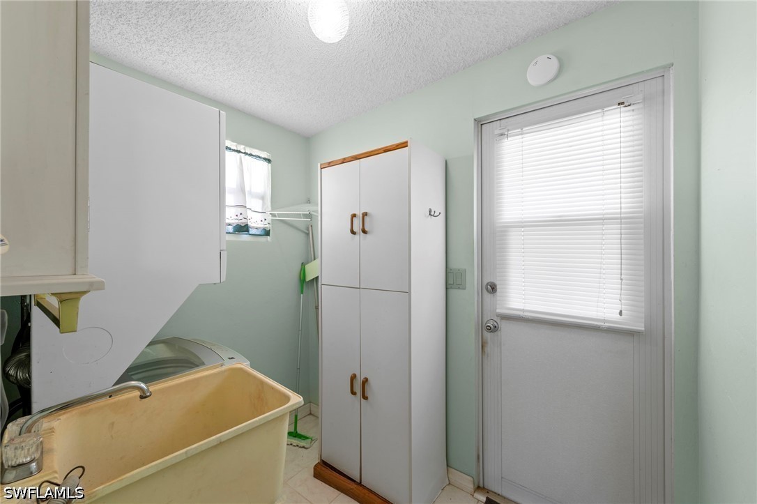 1 Bed ManufacturedHome for Sale in Estero, photo 23