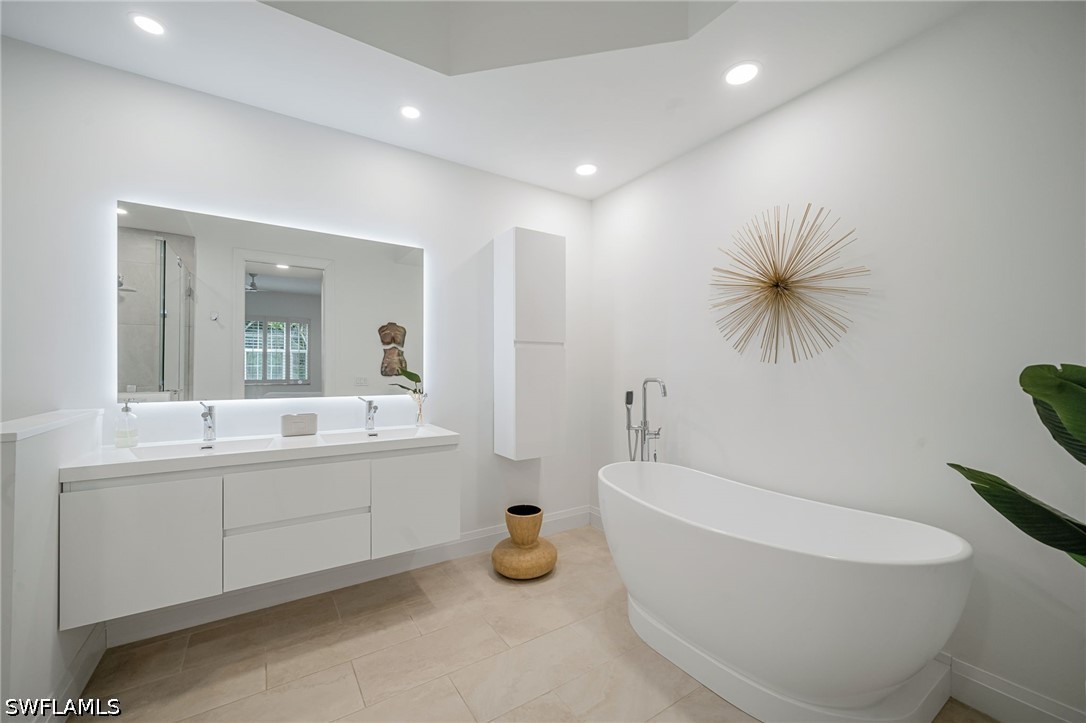 2 Bed Condominium for Sale in Breakwater, photo 23