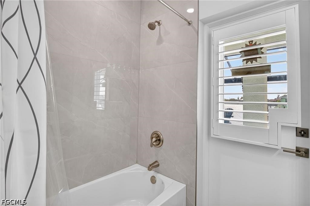 3 Bed Pool Home for Sale in Cape Coral, photo 23