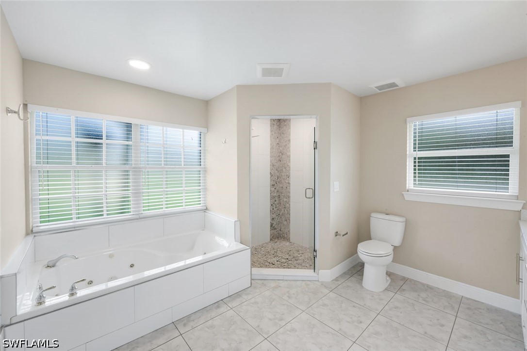 3 Bed Pool Home for Sale in Golden Gate Estates, photo 23