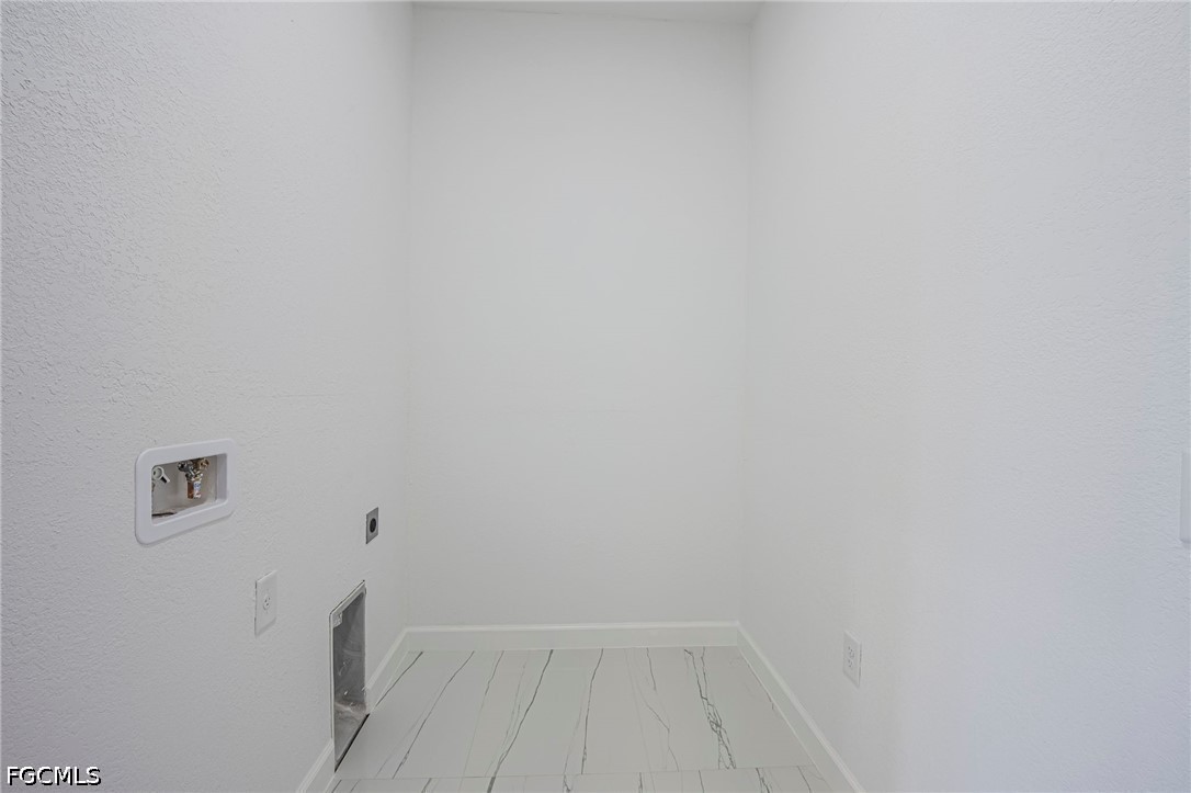 3 Bed SingleFamilyResidence for Sale in Lehigh Acres, photo 23