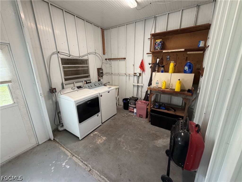 2 Bed ManufacturedHome for Sale in North Fort Myers, photo 23
