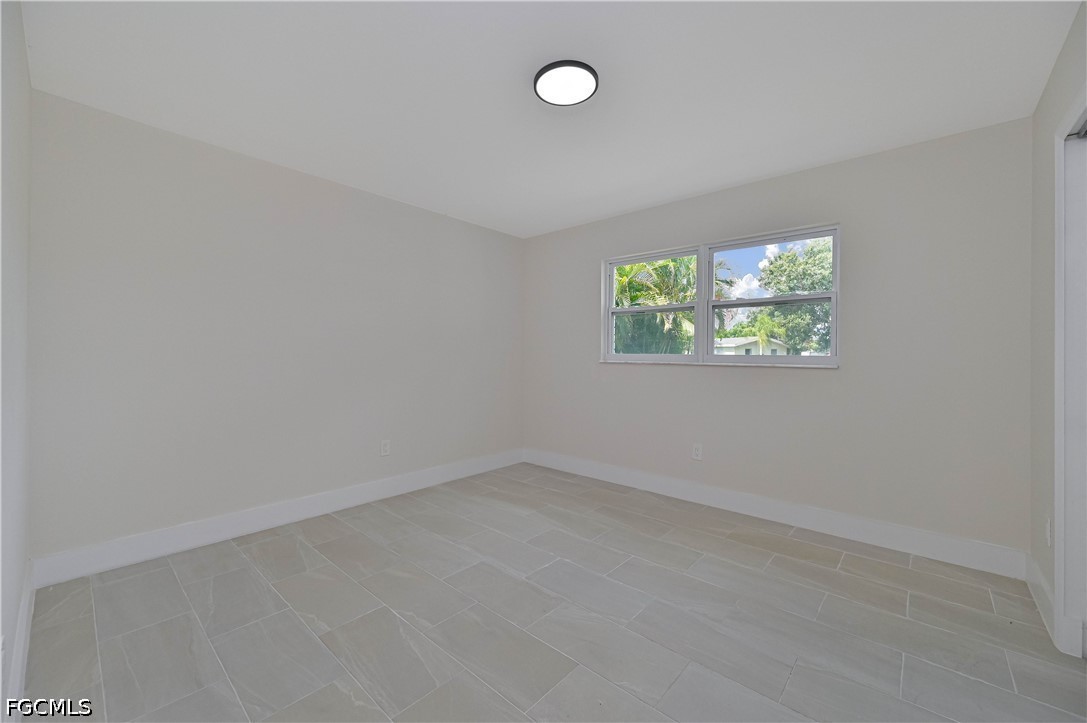 4 Bed SingleFamilyResidence for Sale in Rainbow Groves, photo 23