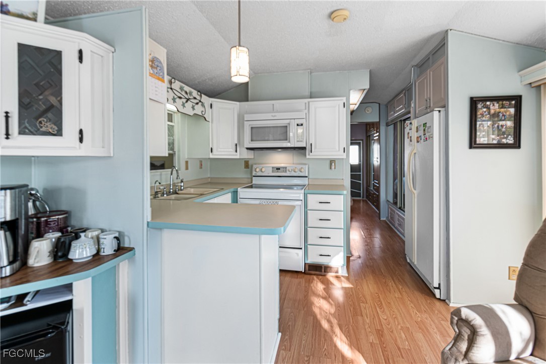 1 Bed ManufacturedHome for Sale in Estero, photo 24