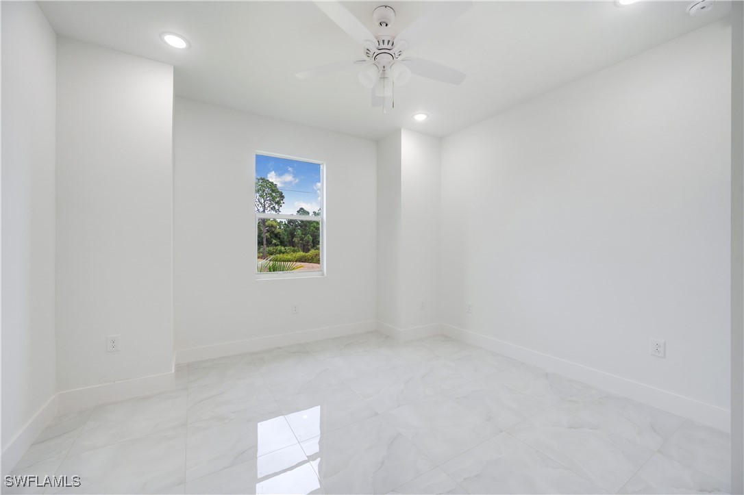 3 Bed SingleFamilyResidence for Sale in Lehigh Acres, photo 24