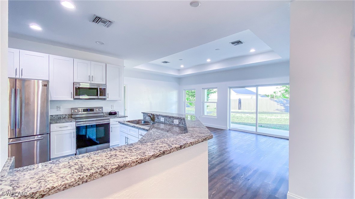 3 Bed SingleFamilyResidence for Sale in Cape Coral, photo 24