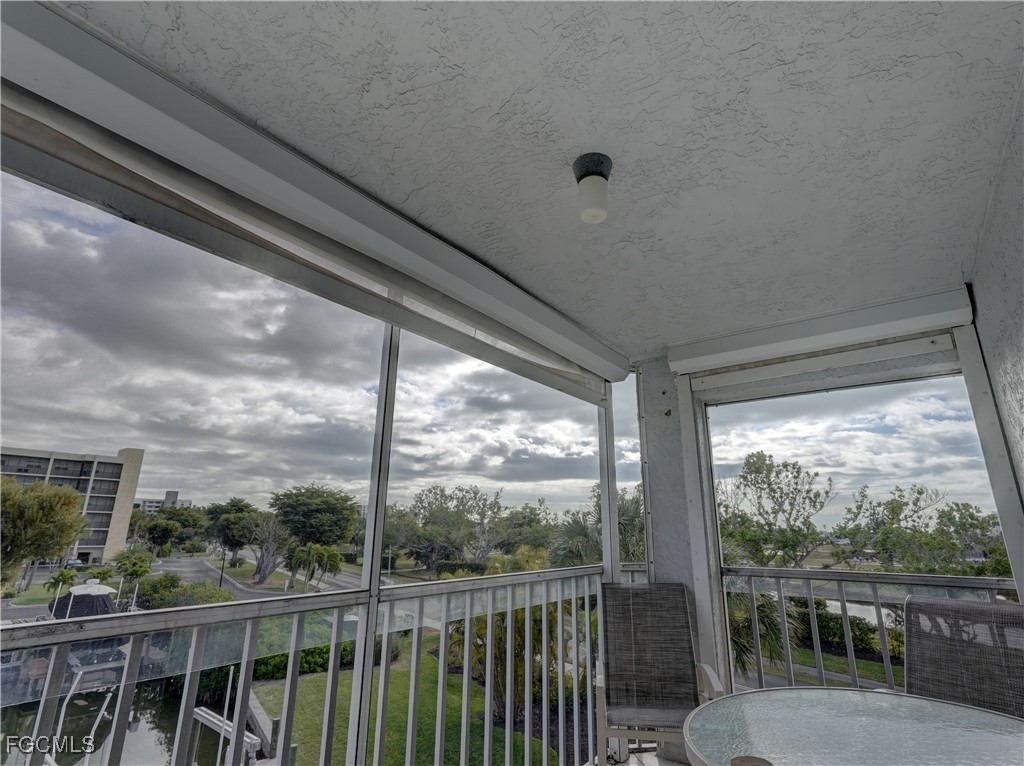 2 Bed Waterfront Home for Sale in Fort Myers Beach, photo 24
