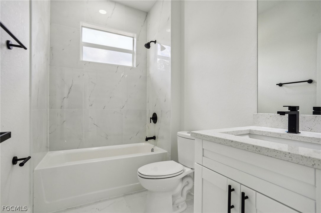 3 Bed SingleFamilyResidence for Sale in Lehigh Acres, photo 24