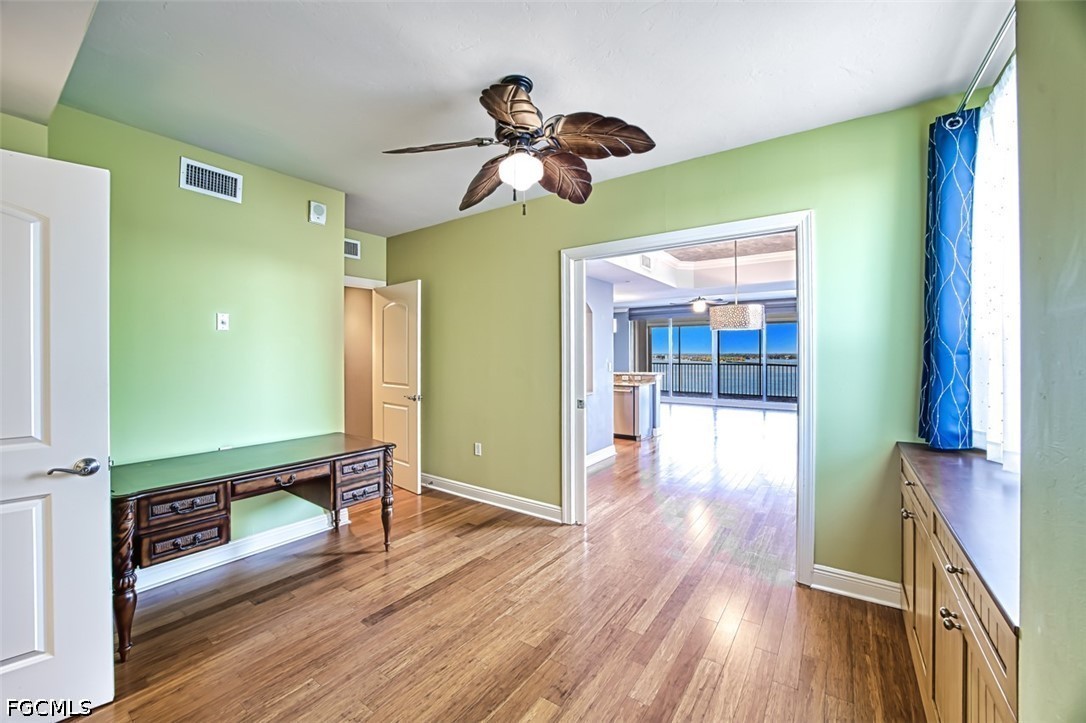 2 Bed Waterfront Home for Sale in Fort Myers, photo 24