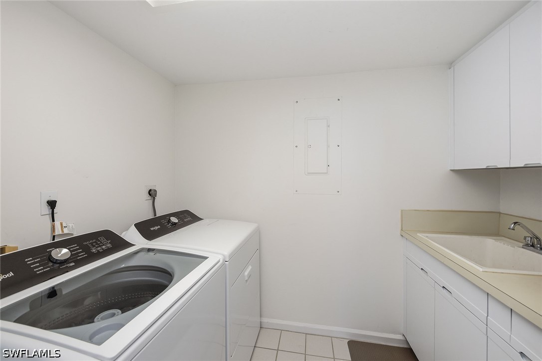 3 Bed Condominium for Sale in Grosvenor, photo 24