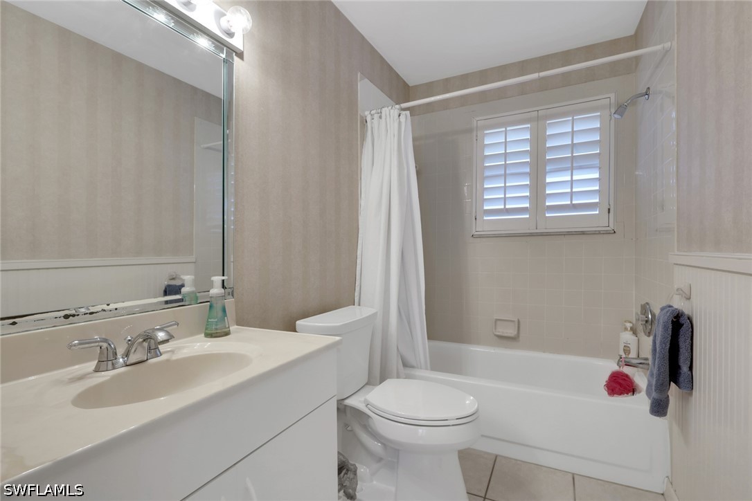 2 Bed Condominium for Sale in Marco Island, photo 24