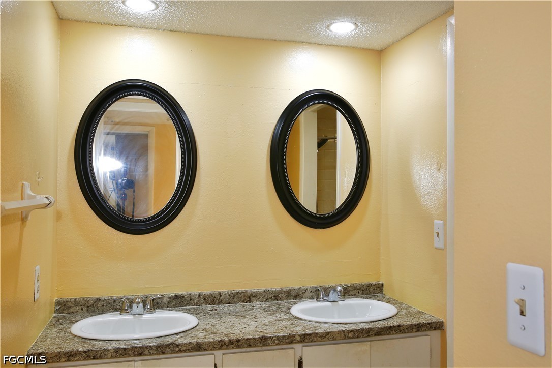 2 Bed Townhouse for Sale in Fort Myers, photo 24