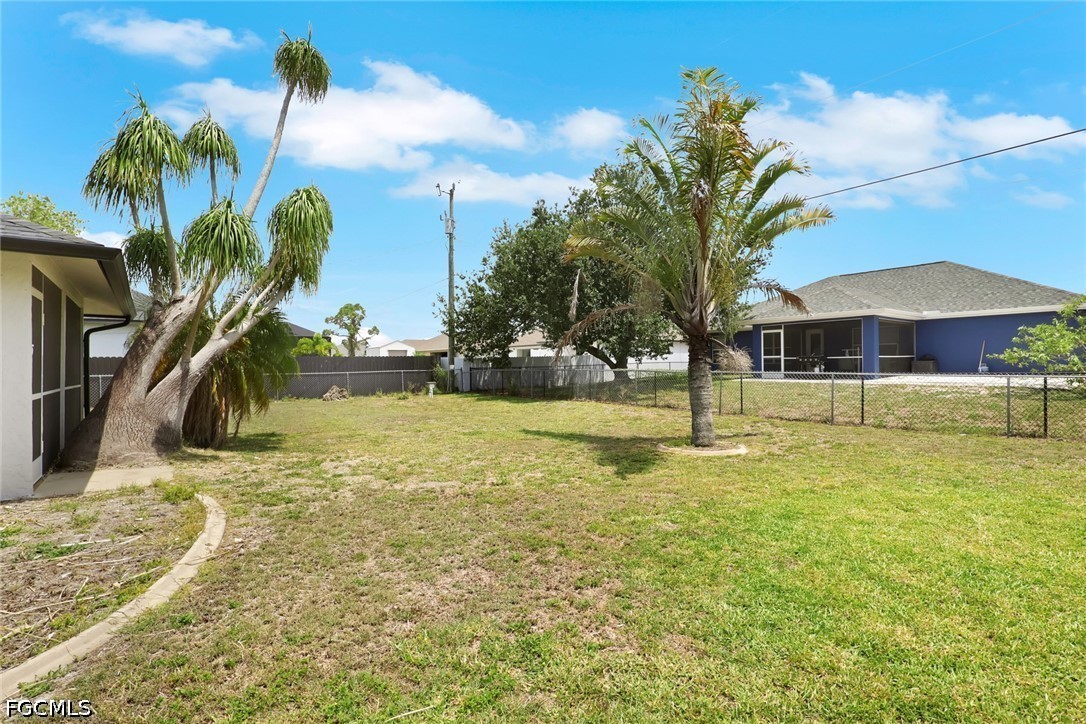 3 Bed SingleFamilyResidence for Sale in Cape Coral, photo 24