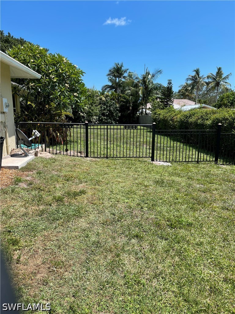 3 Bed SingleFamilyResidence for Sale in Naples, photo 24