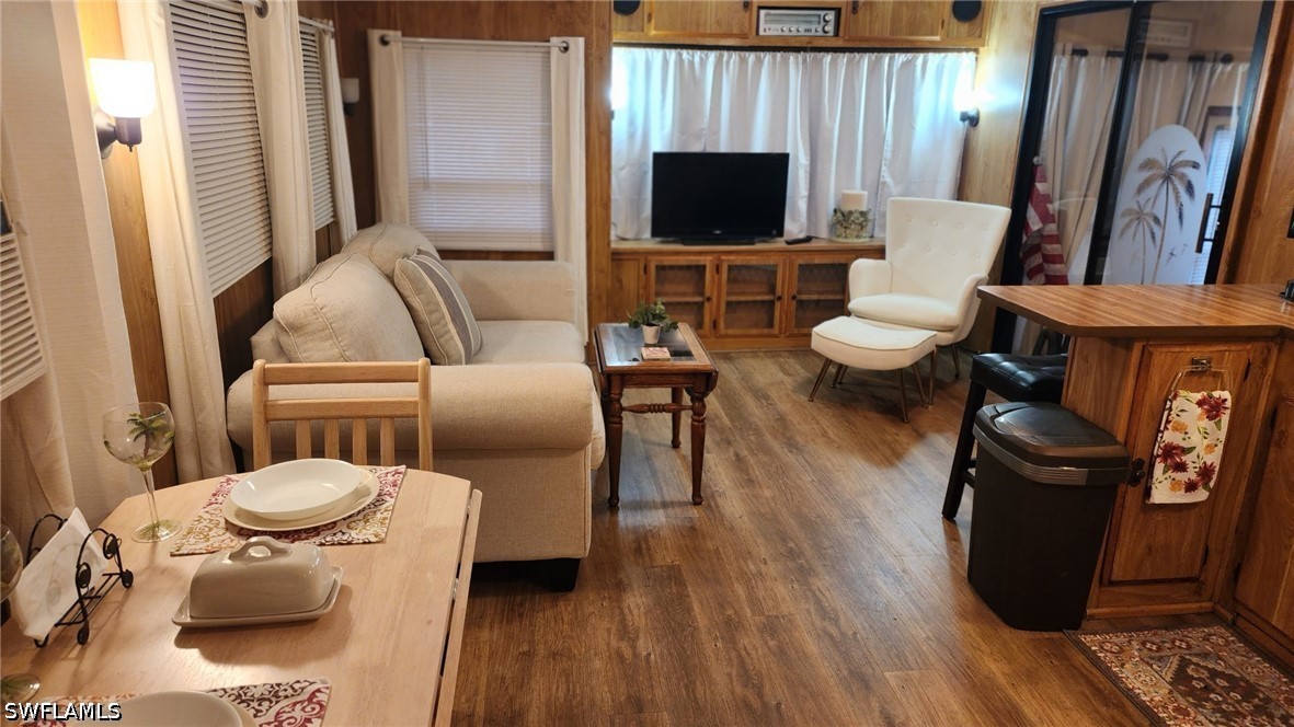 1 Bed ManufacturedHome for Sale in Naples, photo 24