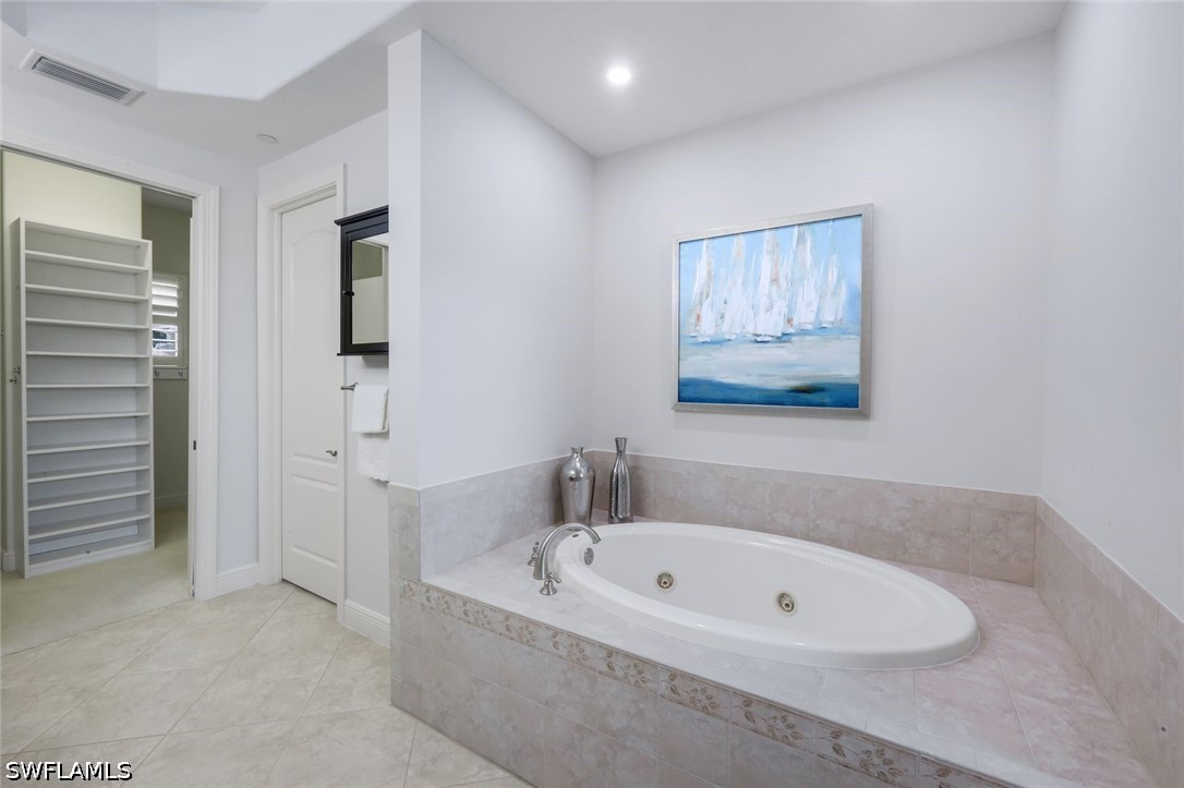 3 Bed Waterfront Home for Sale in Naples, photo 24