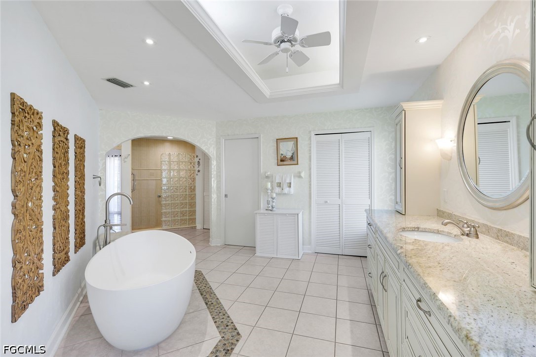 4 Bed Pool Home for Sale in The Forest, photo 24