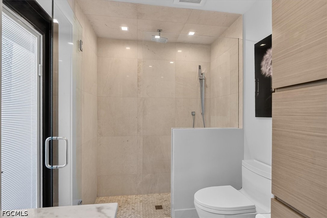 4 Bed Pool Home for Sale in Town And River, photo 24