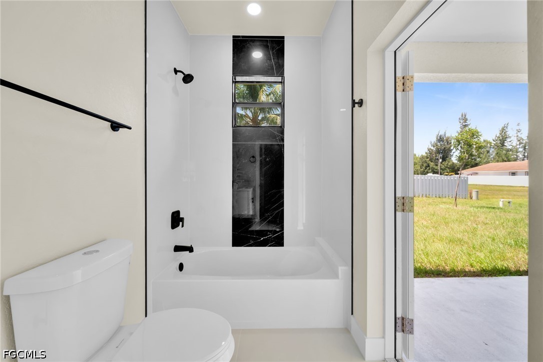 4 Bed SingleFamilyResidence for Sale in Cape Coral, photo 24