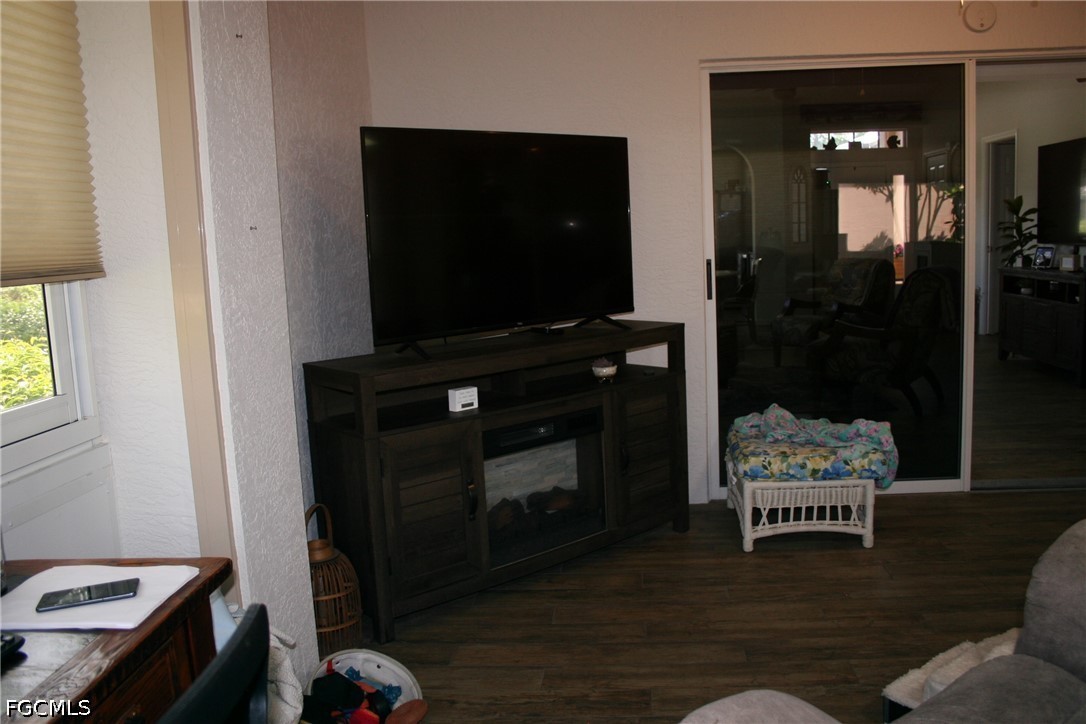 2 Bed SingleFamilyResidence for Sale in North Fort Myers, photo 24