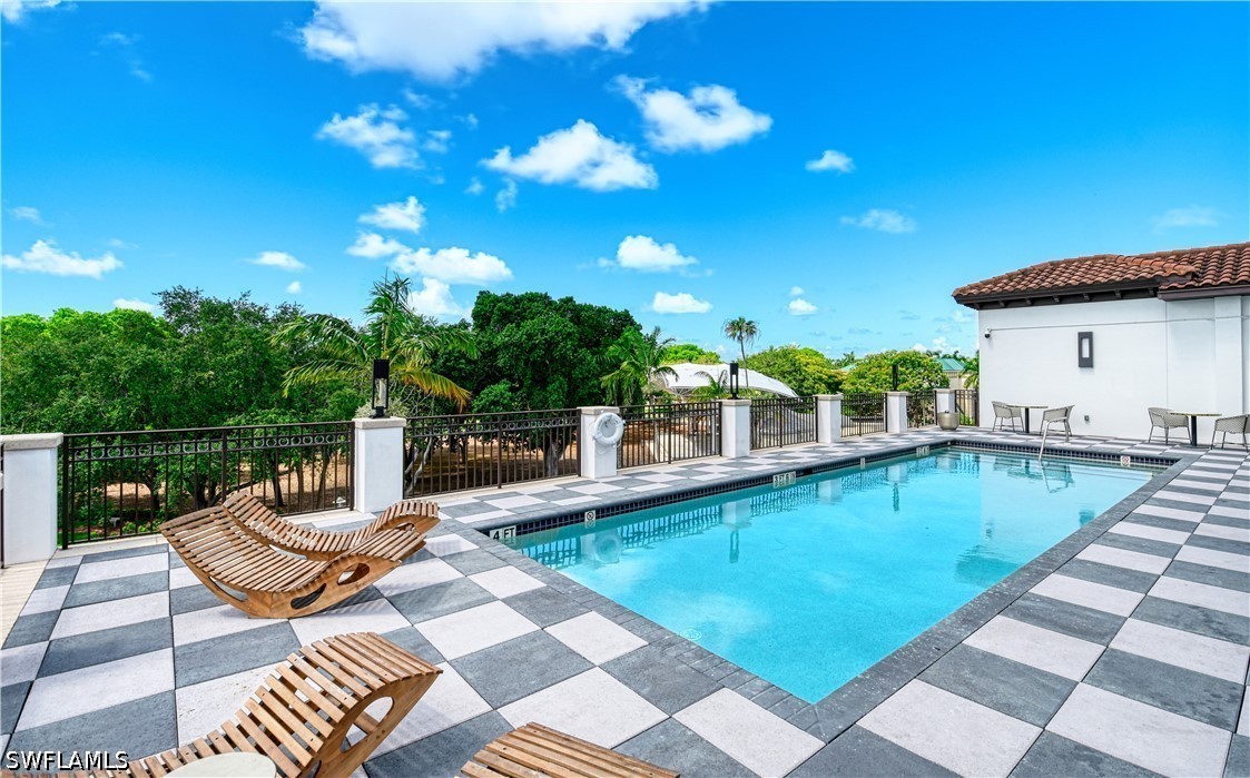 3 Bed Condominium for Sale in Olde Naples, photo 24