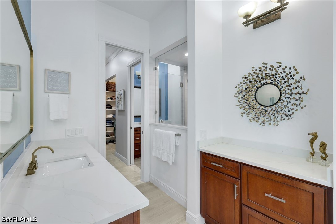 4 Bed Pool Home for Sale in Island Walk, photo 24