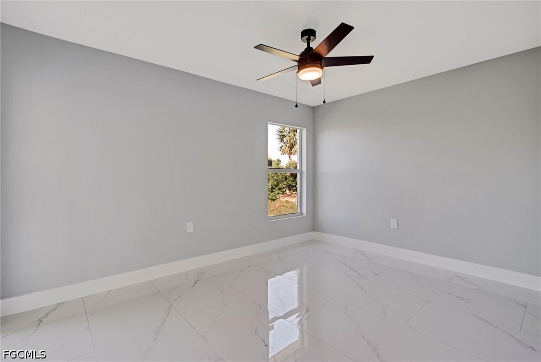 4 Bed Waterfront Home for Sale in Gator Circle, photo 24