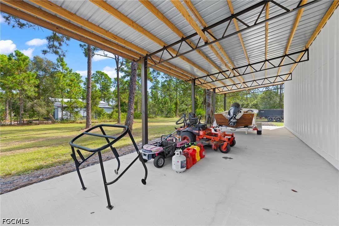 Residential for Sale in Acreage, photo 24