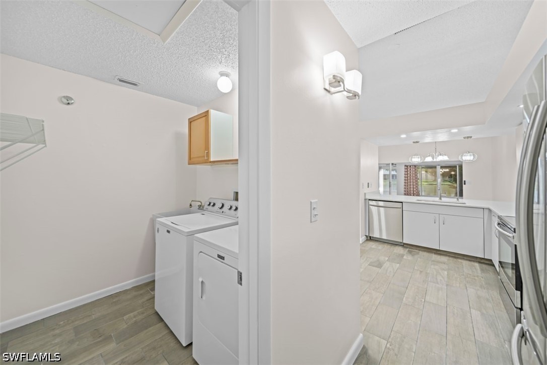 2 Bed Waterfront Home for Sale in Fort Myers, photo 24