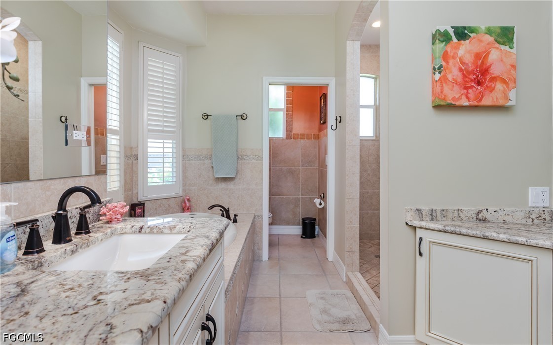 4 Bed Pool Home for Sale in Cape Coral, photo 24