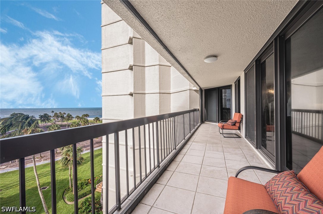 2 Bed Waterfront Home for Sale in Naples, photo 24