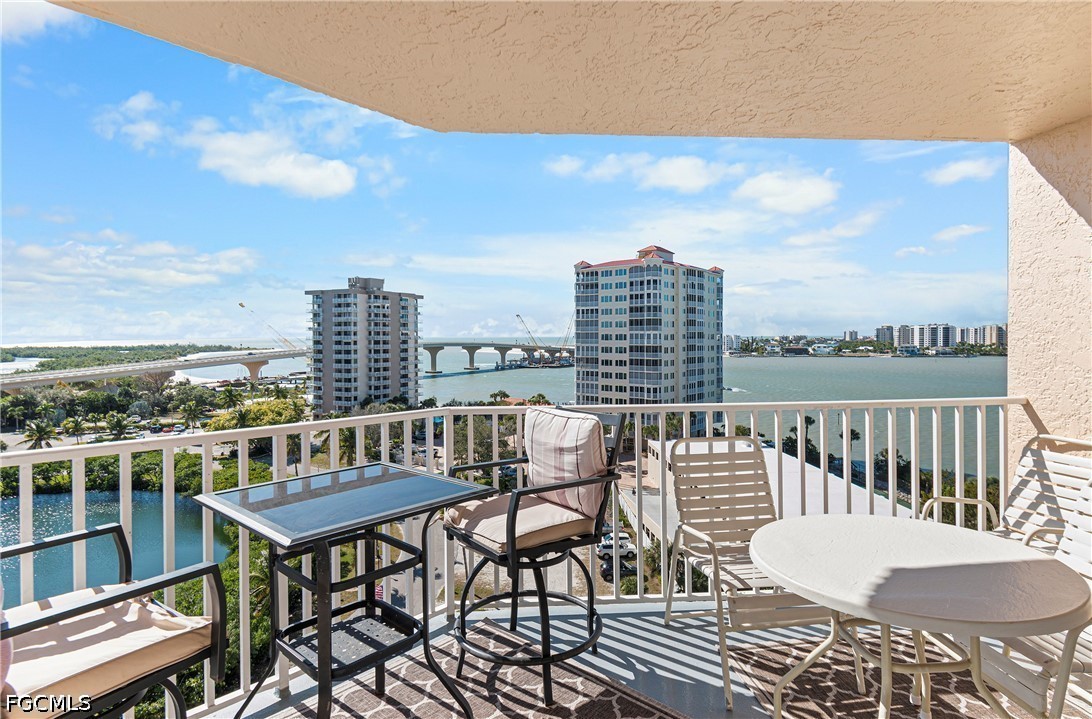 1 Bed Waterfront Home for Sale in Bonita Springs, photo 24