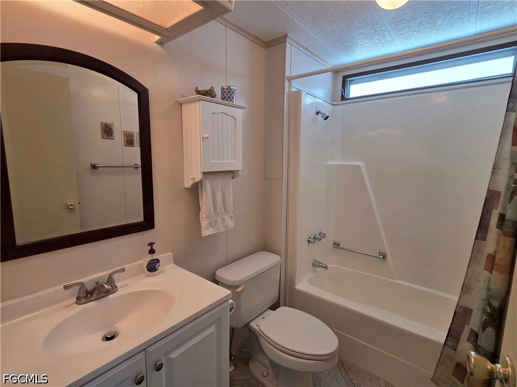 2 Bed ManufacturedHome for Sale in North Fort Myers, photo 24