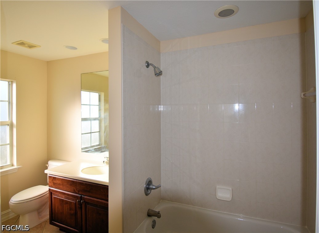 4 Bed SingleFamilyResidence for Sale in Cape Coral, photo 24